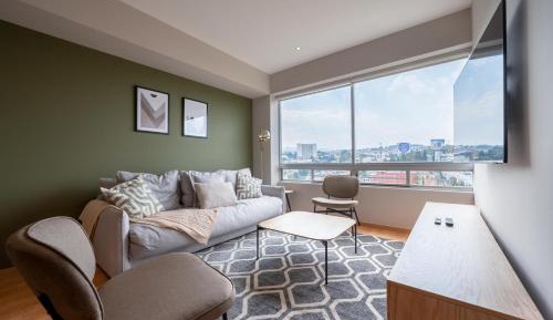 2 Bedrooms, Signature Apartment w/ Studio