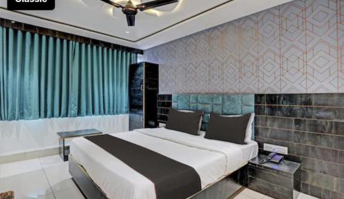 Deluxe Double Room (2 Adults + 1 Child)