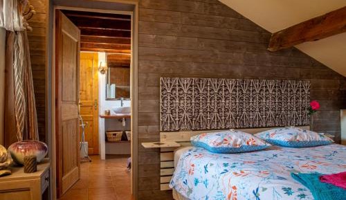 Triple Room with Bathroom