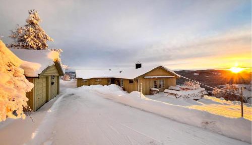 Three-Bedroom Holiday Home 