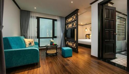 Deluxe King Suite