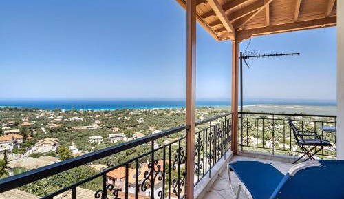 Superior One-Bedroom Apartment with Balcony