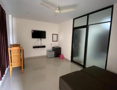 King Studio with Sofa Bed
