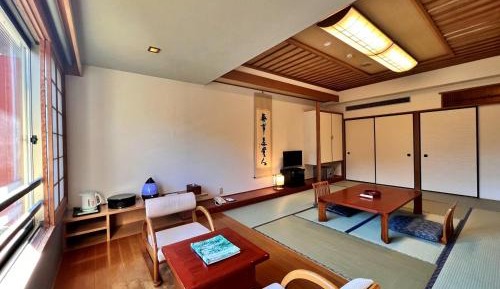Deluxe Family Room