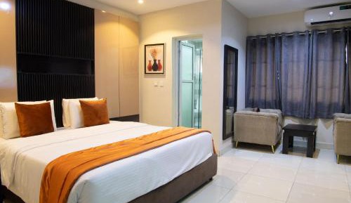 Deluxe King Room