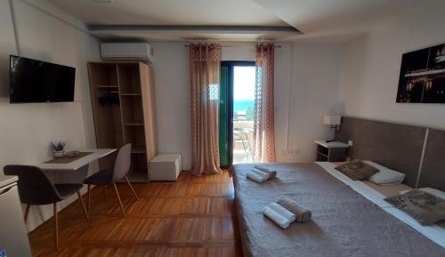 Studio with Balcony
