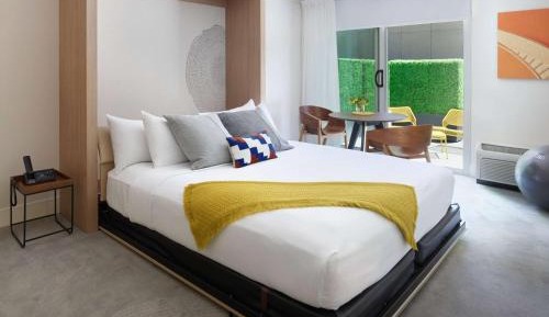 Double Room with Roll-in Shower - Mobility and Hearing Impaired Access/Non-Smoking