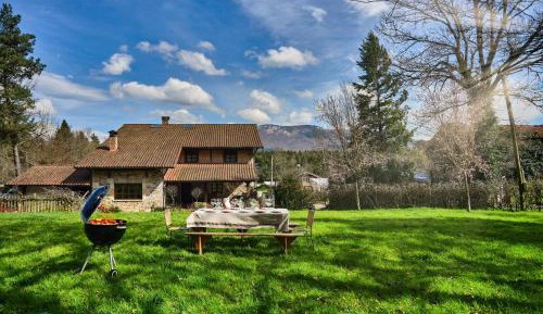 Villa with Garden View
