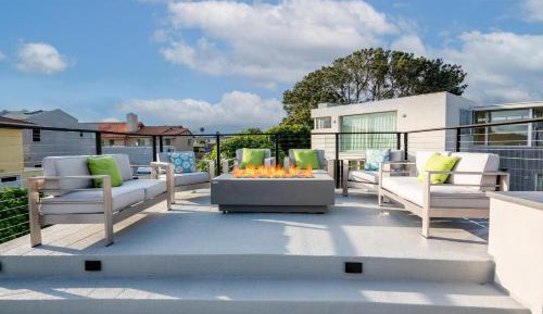 Three-Bedroom Holiday Home 