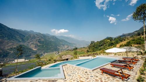 Bungalow with Patio