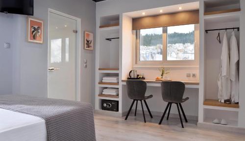 Deluxe Suite with Spa Bath