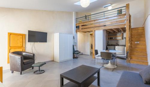 Superior One-Bedroom Apartment