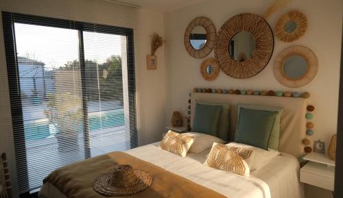 Queen Room with Pool View