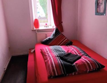 Single Room with Shared Toilet