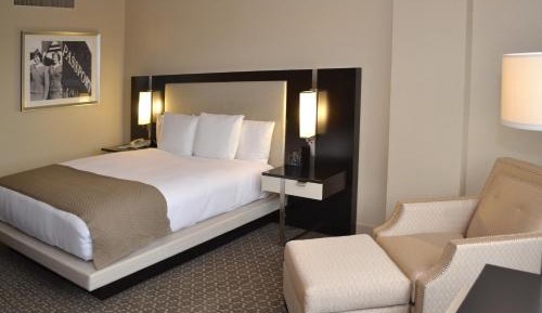 King Room Accessible Tub - Mobility Access/Non-Smoking