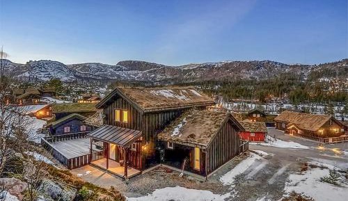 Four-Bedroom Holiday Home