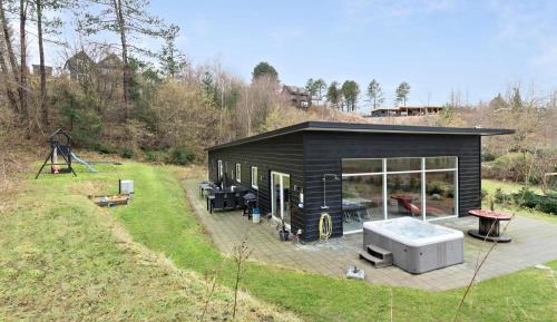 Seven-Bedroom Holiday Home