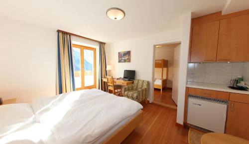 Family Room with Mountain View