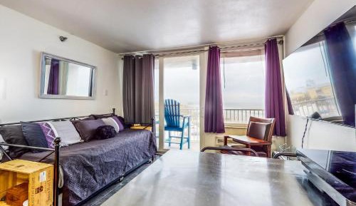 One Bedroom Apartment