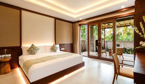 Standard Suite with Garden View