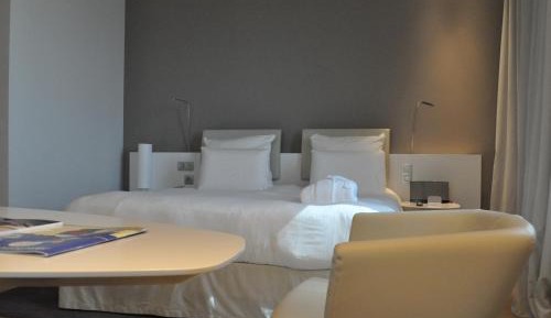 Deluxe King Room with City View