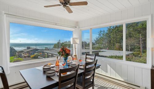 Three-Bedroom Holiday Home 