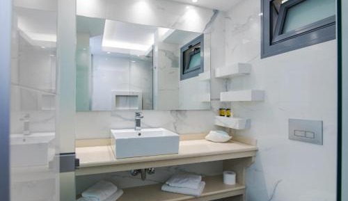 Queen Room with Spa Bath