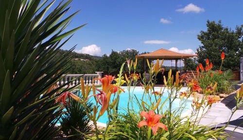 Apartment with Mountain View