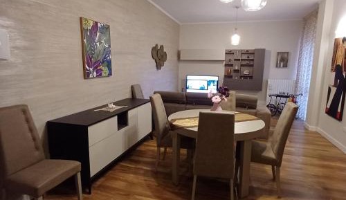 Two-Bedroom Deluxe Apartment with Balcony