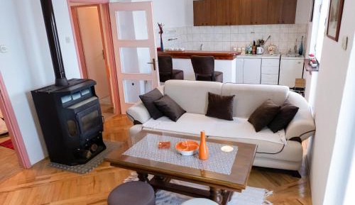 Deluxe Two-Bedroom Apartment with Garden View