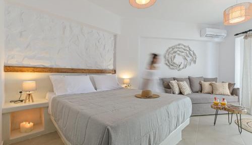 Deluxe Suite with Pool View & Private Hot Tub