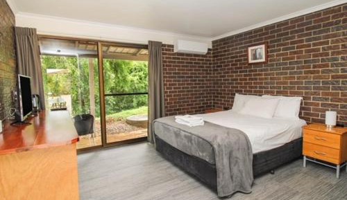 Standard Room with Garden View