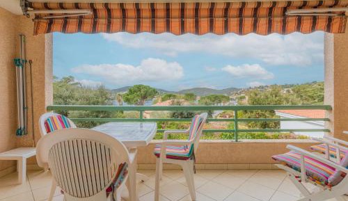 Superior One-Bedroom Apartment with Balcony