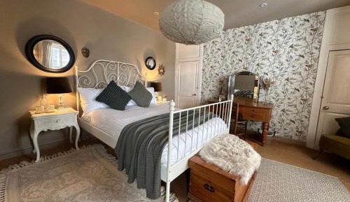 Deluxe Double Room with Castle View - Non Pet Friendly