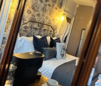 Deluxe Double Room - Non Pet Friendly