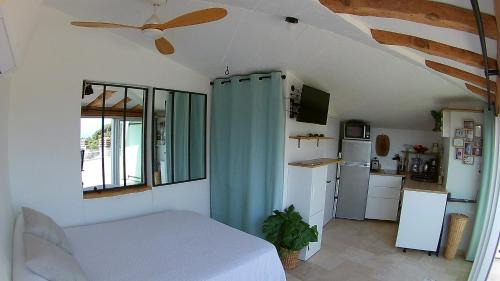 Studio with Sea View
