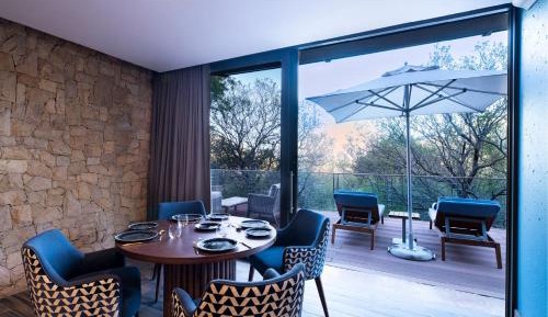 Suite with 2 Game Drives