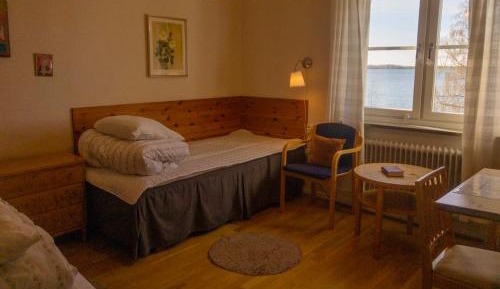 Single Room with Private Bathroom