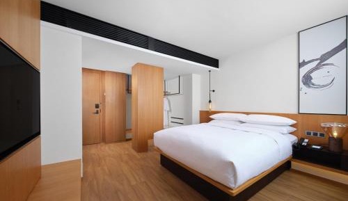 Business King Room with City View