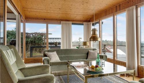 Three-Bedroom Holiday Home 