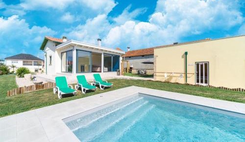 Three-Bedroom Holiday Home 