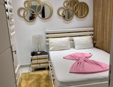 Apartment with Pool View 