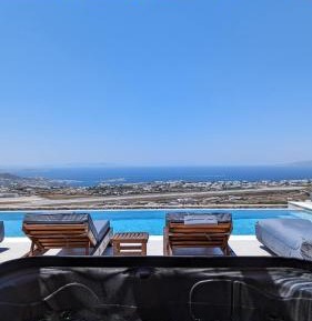 Superior Suite with Sea and Pool View and Hot Tub