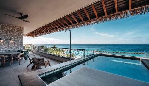 Penthouse Seaview Suite