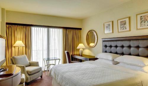 Concierge level, Guest room, 1 King, Corner room