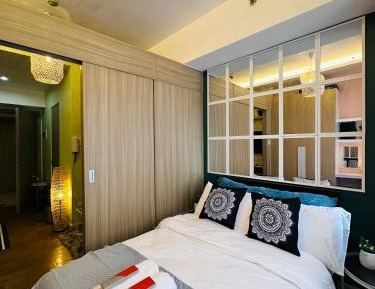 Studio with Balcony