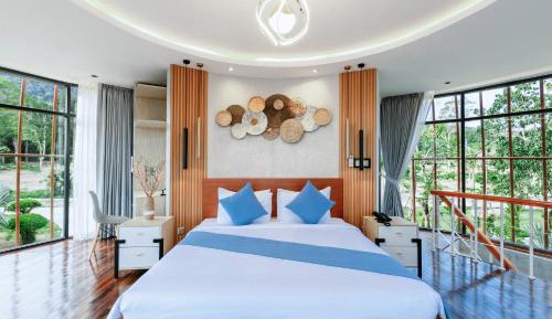 Deluxe Double Room with Balcony and Sea View