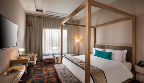 Premium Room with 2 Pints of Beer and 20% discount on FNB & Laundry