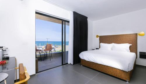 Suite with Balcony Sea View and Jacuzzi 