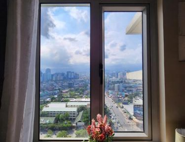 Studio with Mountain View